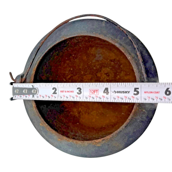 Small Vintage Cast Iron Smelting Cauldron Kettle Pot Planter 5lbs Rustic Cottage - Picture 10 of 12
